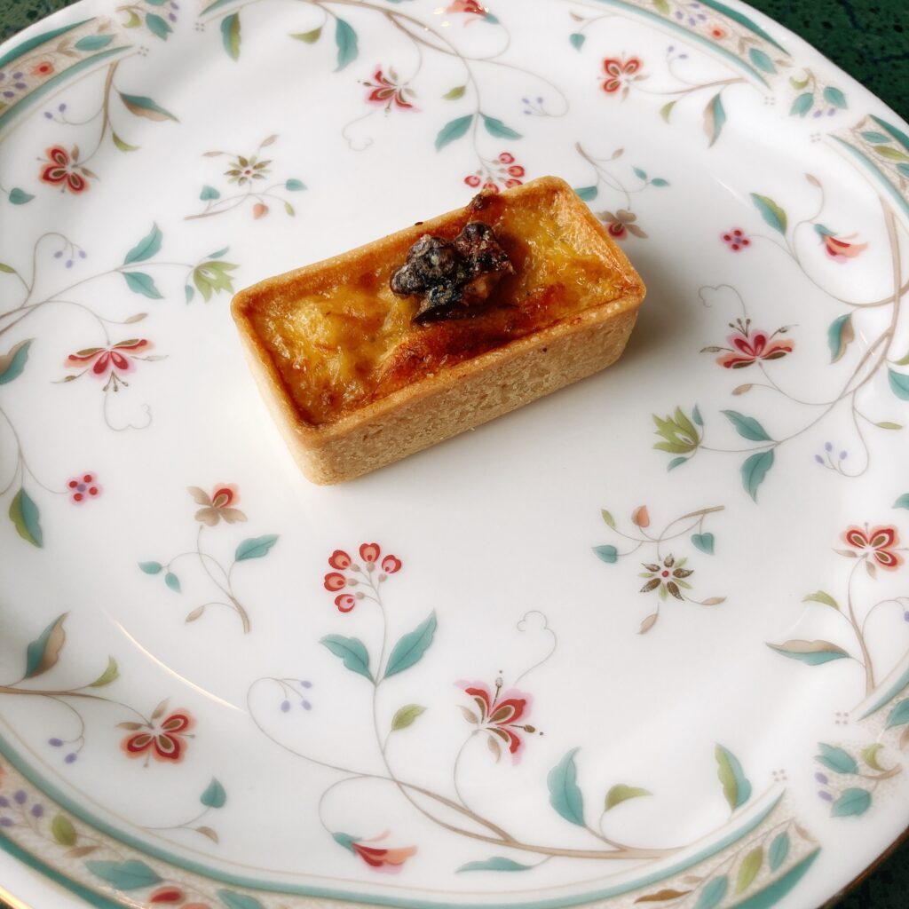 英国産スティルトンチーズとポテトのキッシュ