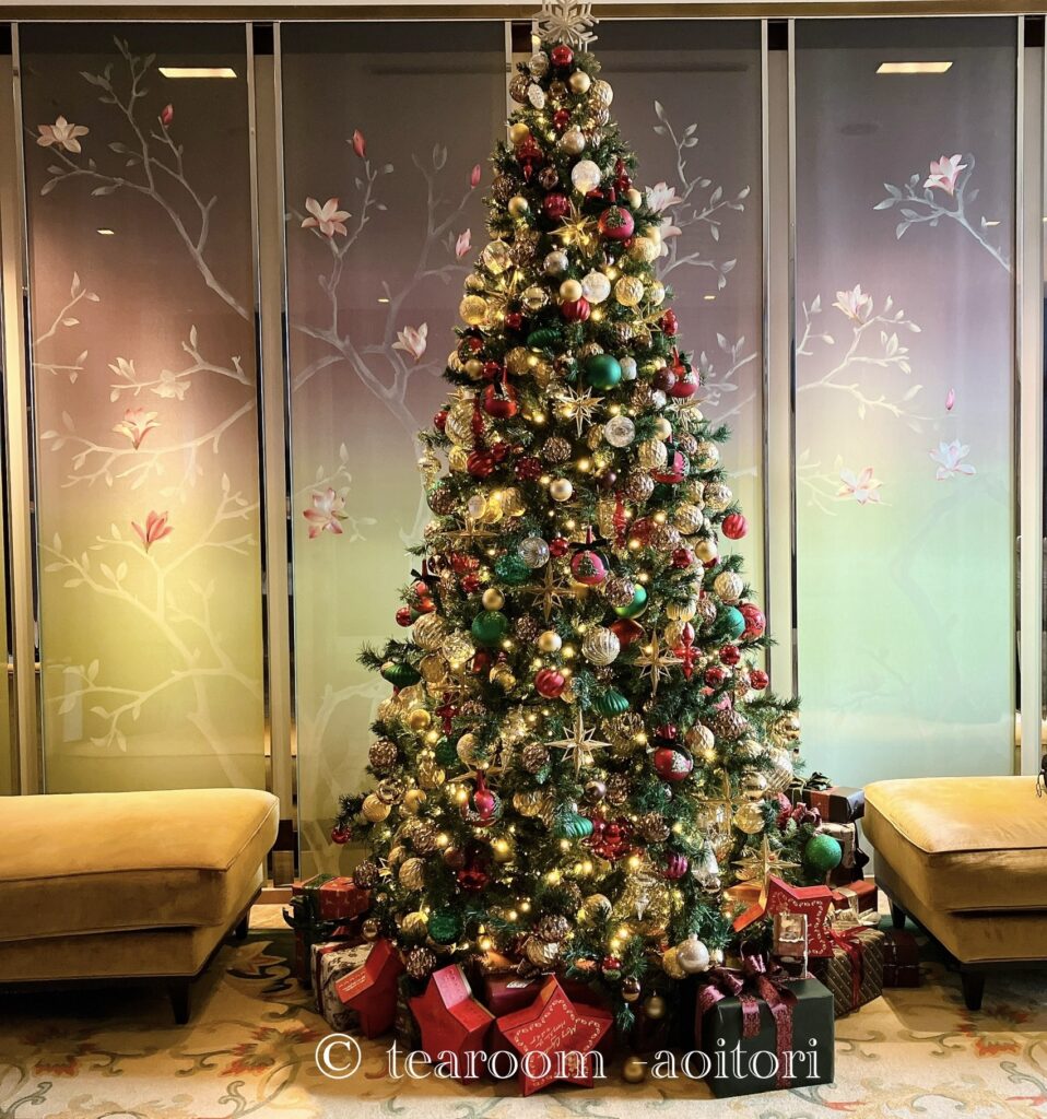 シャングリラホテル東京のクリスマスツリー