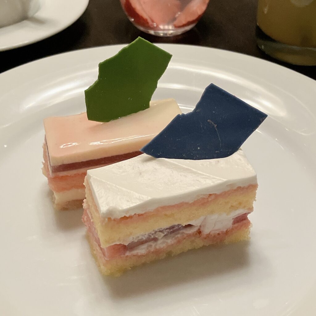 ・桜＆ストロベリーショートケーキ
・桜とホワイトチョコレートのムース