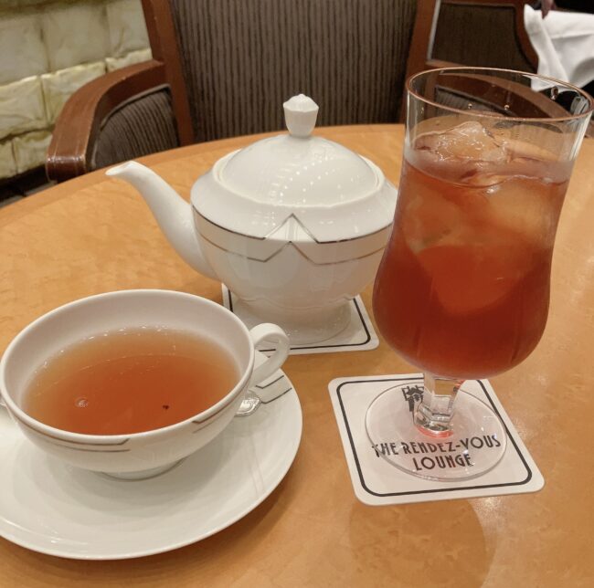 ランデブーラウンジのティーセット