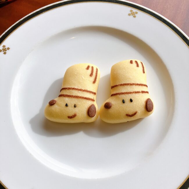 帝国ホテル東京オリジナル料理長スヌーピーパン 甘いミルクパン 目はゴマ