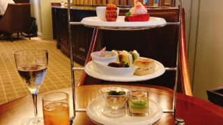 【2025年・英国フェア】帝国ホテルの夜アフタヌーンティーのおひとりさま体験記！カメリアズの紅茶が飲み放題、食べきれないスコーンは持ち帰りO K