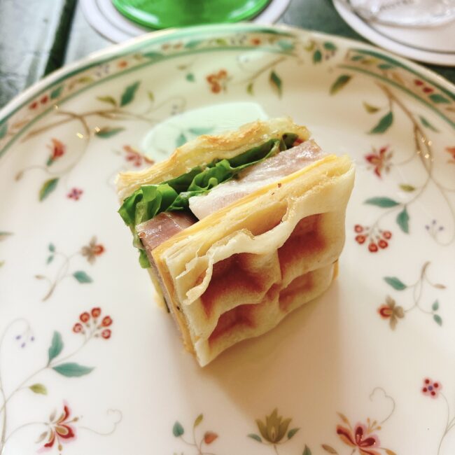 クロッフルサンドウィッチ