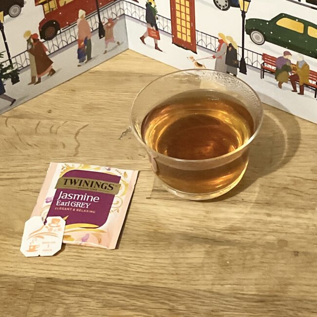 トワイニング アドヴェントカレンダー2025、7日目の「ジャスミンアールグレイ。