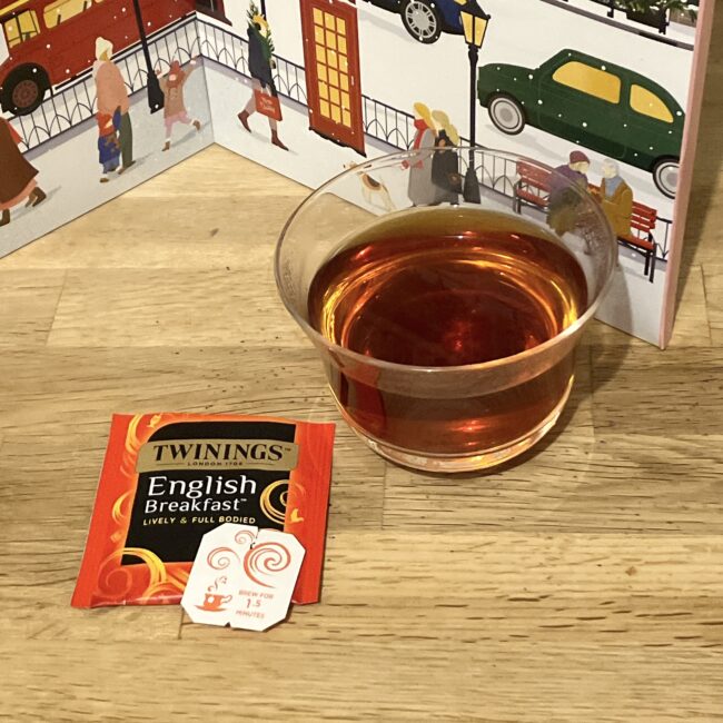 トワイニング アドヴェントカレンダー2025、9日目の「イングリッシュブレックファースト」。