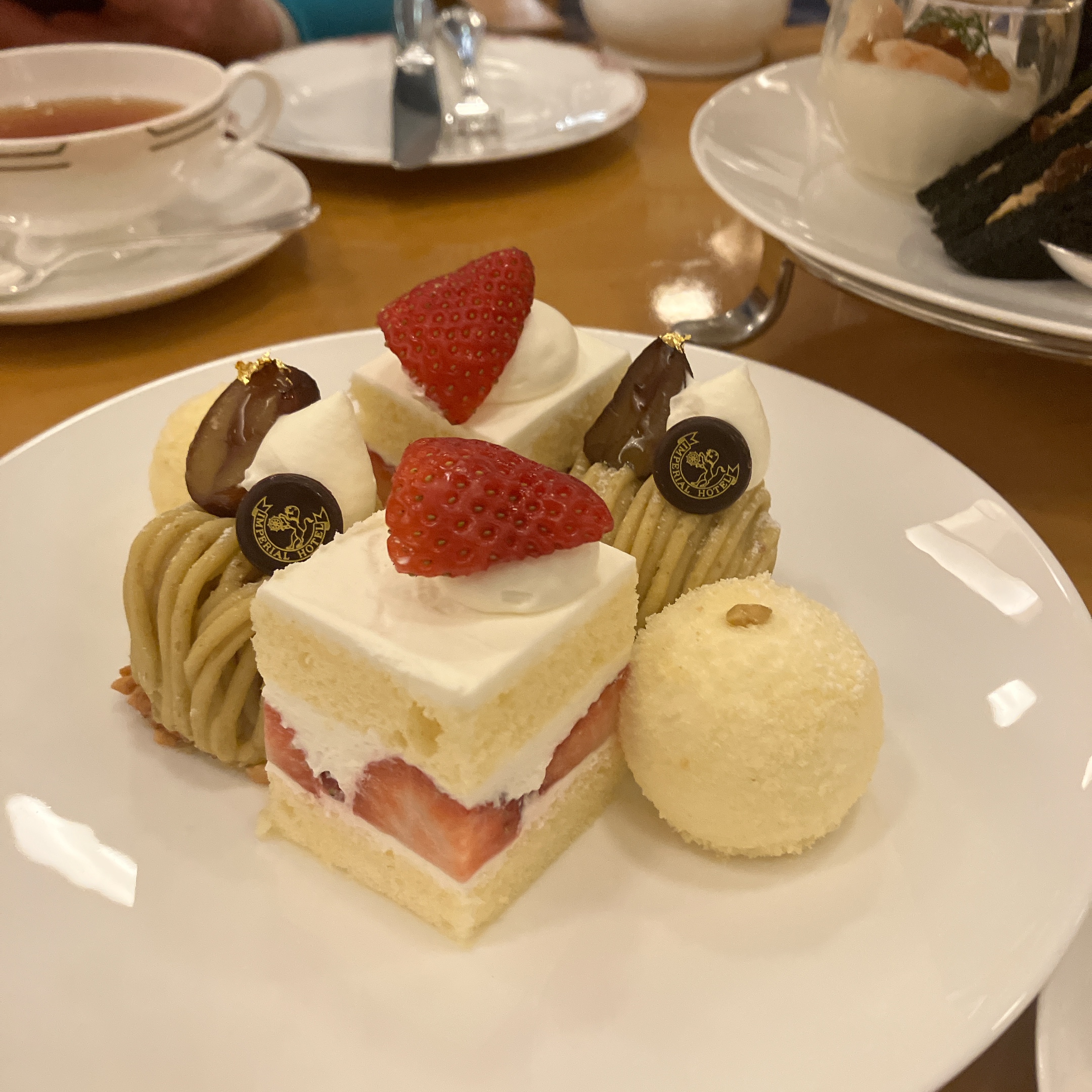 帝国ホテルのショートケーキやモンブランなど定番スイーツに合う紅茶は？ランデブーラウンジ実食ペアリング検証